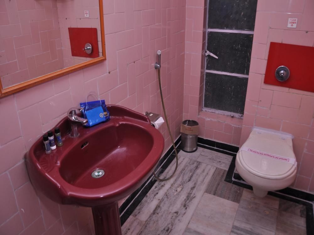 Oyo Premium Railway Station Patna Hotel Patna  Kültér fotó